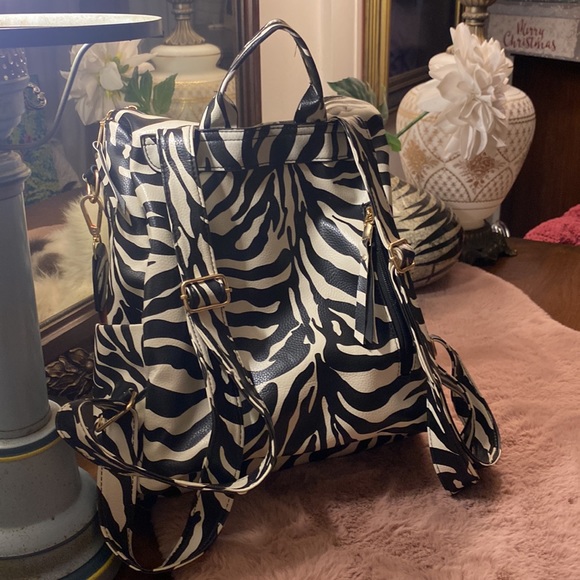 NWOT! Zebra backpack - Picture 4 of 6